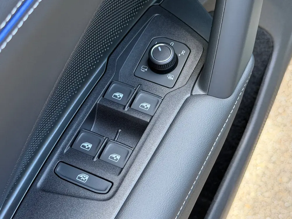 Volkswagen Tiguan 1.5 eHybrid R-Line | Black line | 360 Came uit 2025, foto 8