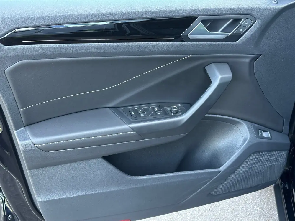 Volkswagen T-Roc 1.5 TSI 150pk DSG R-Line | Camera | Keyless uit 2025, foto 8