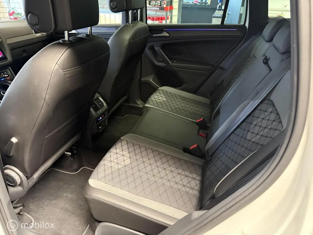 Volkswagen Tiguan 1.4 TSI eHybrid R-Line Business+ PANO KEYL uit 2022, foto 14