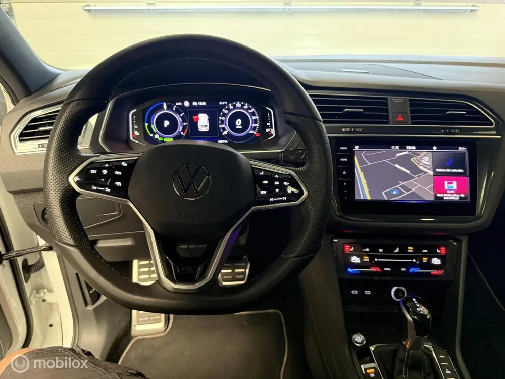 Volkswagen Tiguan 1.4 TSI eHybrid R-Line Business+ PANO KEYL uit 2022, foto 19