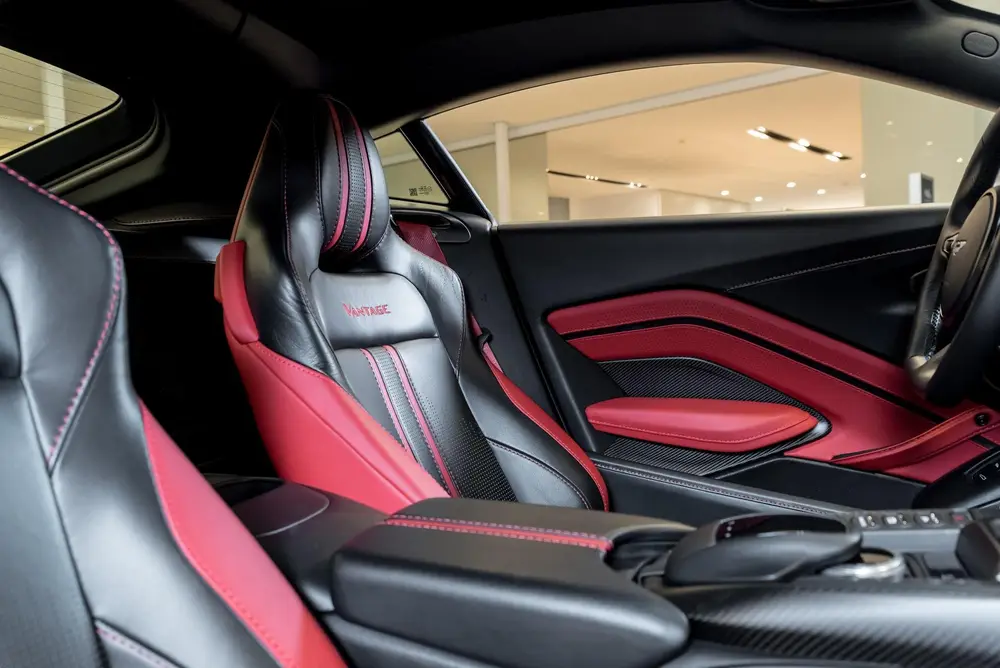 Aston Martin Vantage Coupe | Manual | Carbon Fibre Package | uit 2019, foto 12