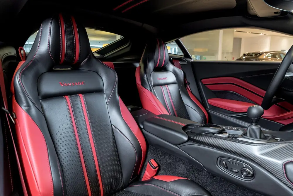 Aston Martin Vantage Coupe | Manual | Carbon Fibre Package | uit 2019, foto 6