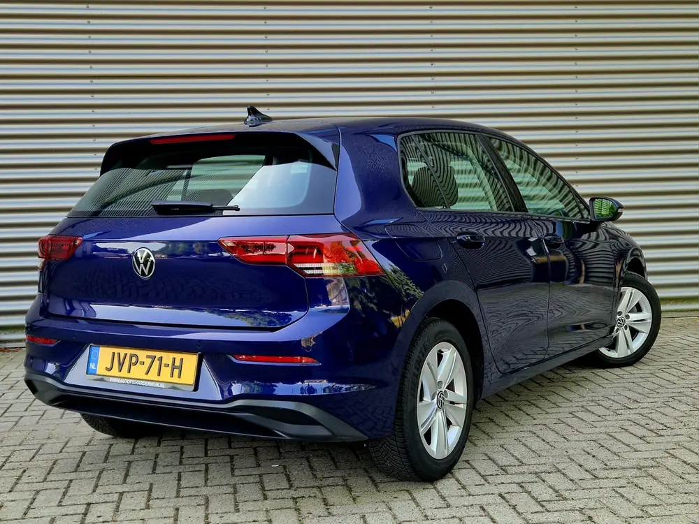 Volkswagen Golf 1.0 eTSI Life Business / Carplay / Stoelverw uit 2022, foto 2