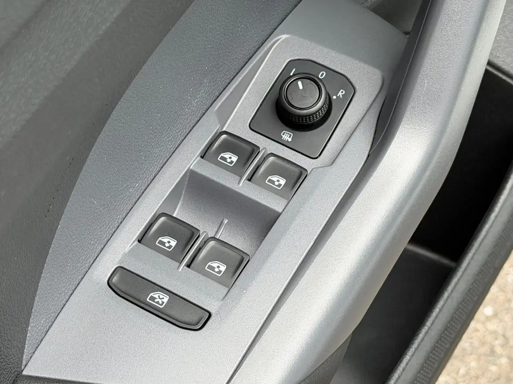 Volkswagen T-Cross 1.0 TSI Life | Trekhaak | Navi | Adap. Cr uit 2019, foto 10