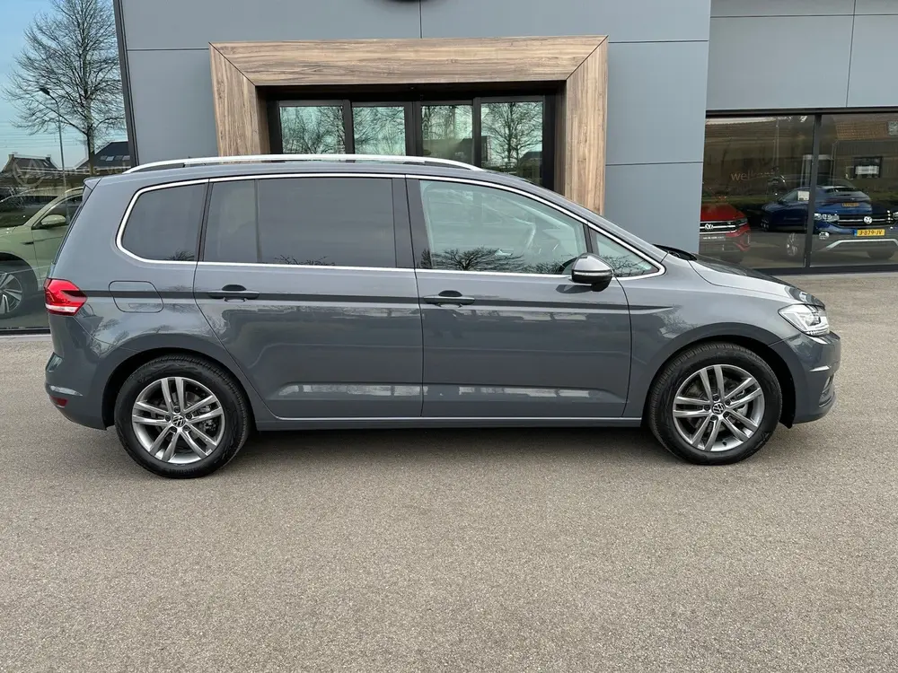 Volkswagen Touran 1.5 TSI 150pk DSG Highline 7-persoons | Do uit 2024, foto 2