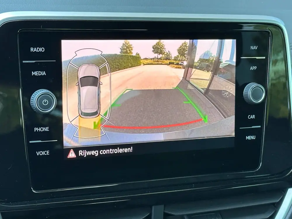 Volkswagen T-Roc 1.5 TSI 150pk DSG R-Line | Camera | Keyless uit 2025, foto 17