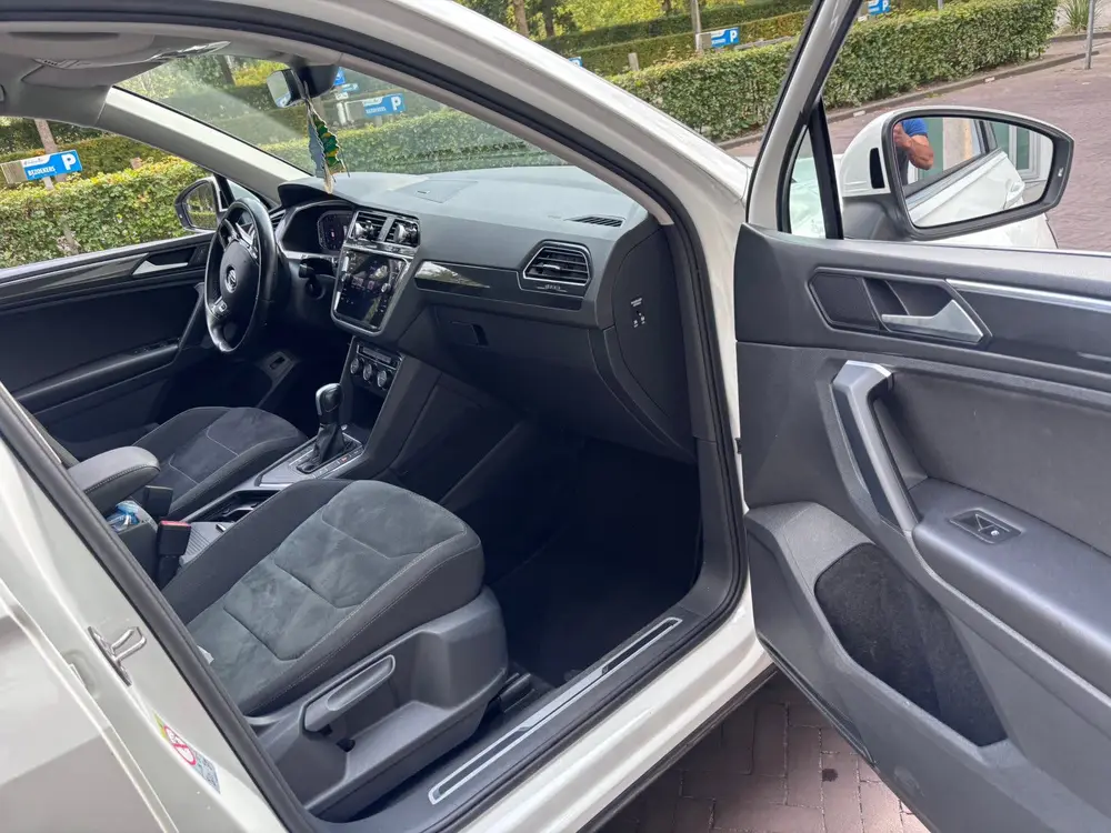 Volkswagen Tiguan 1.5 TSI ACT 150pk DSG 2020 Wit uit 2020, foto 16