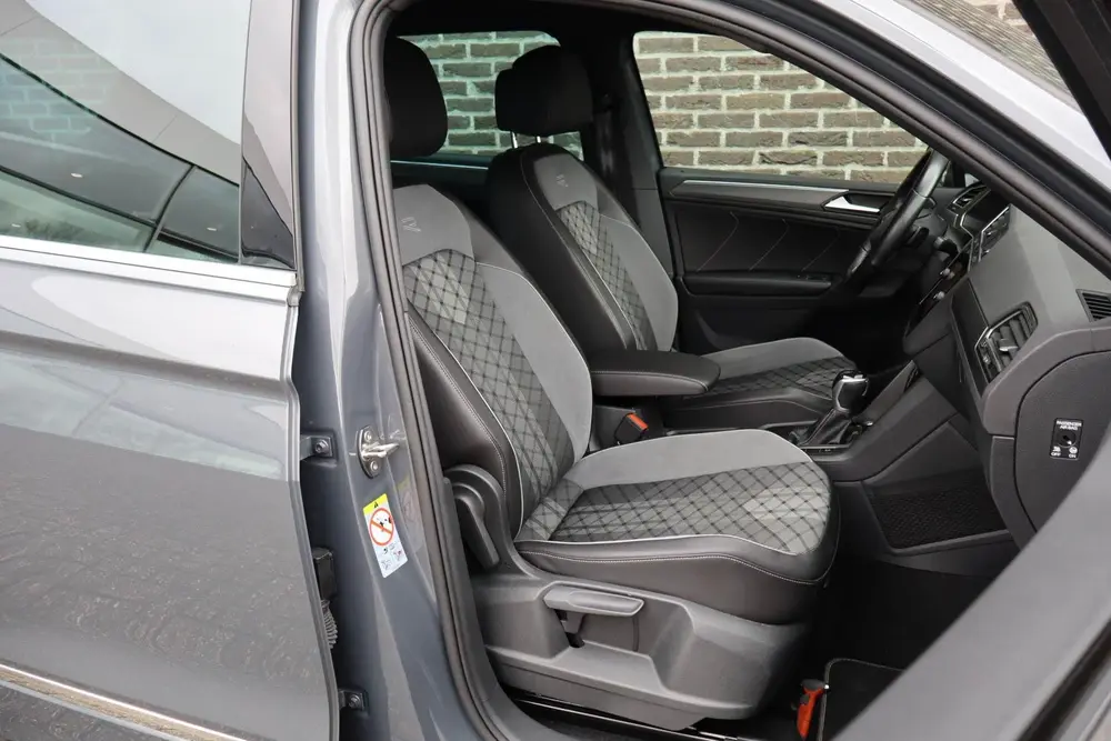 Volkswagen Tiguan 1.5 TSI 150pk DSG R-Line Business+ | Trekh uit 2020, foto 17