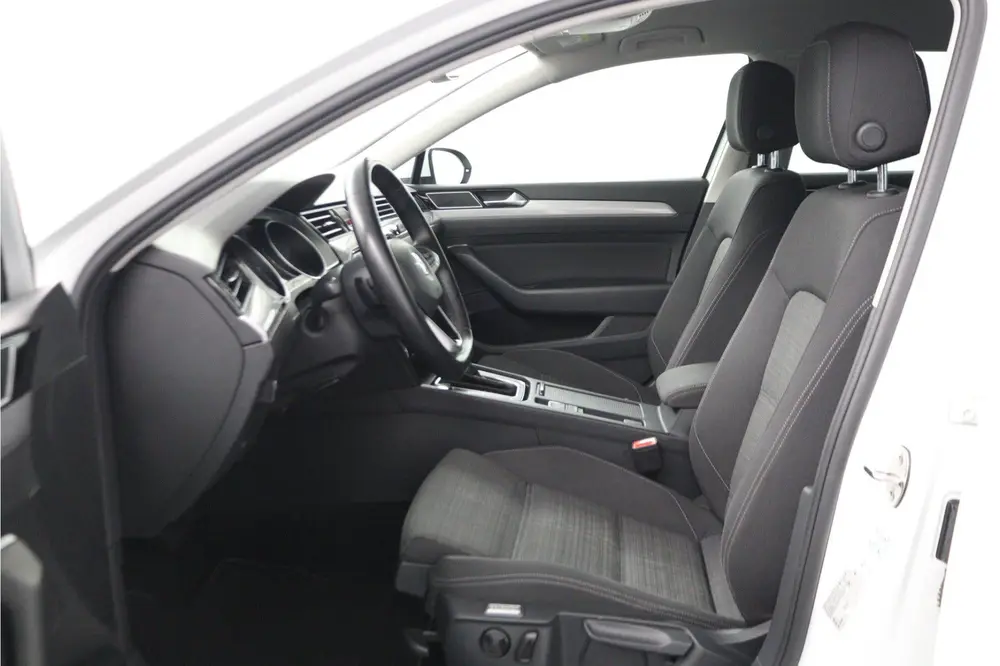 Volkswagen Passat Variant 1.6 TDI Comfort Business | Camera uit 2019, foto 10