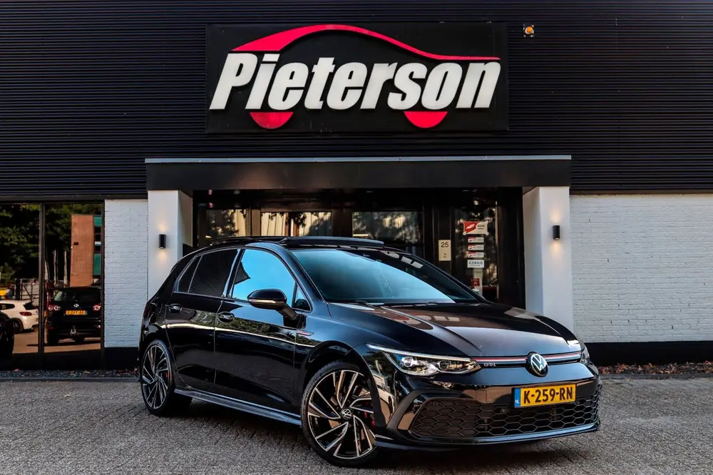Volkswagen Golf 2.0 TSI GTI PANO IQ LIGHT SFEER CARPLAY uit 2020