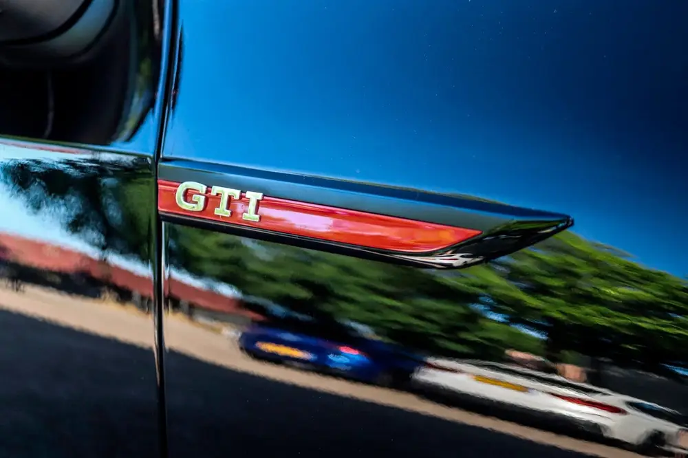 Volkswagen Golf 2.0 TSI GTI PANO IQ LIGHT SFEER CARPLAY uit 2020, foto 12