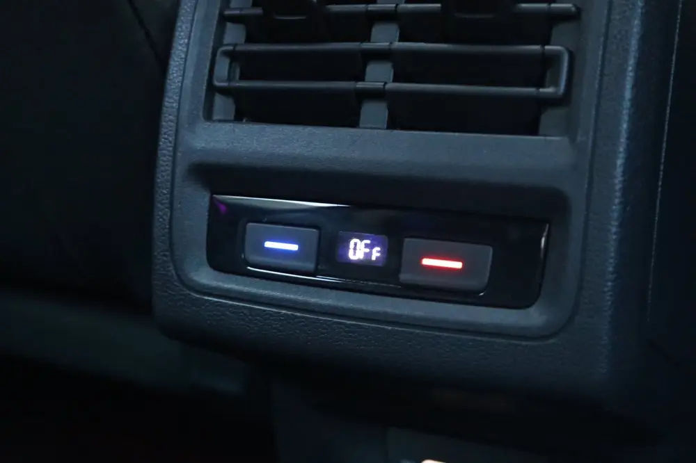 Volkswagen Golf 2.0 TSI GTI PANO IQ LIGHT SFEER CARPLAY uit 2020, foto 16
