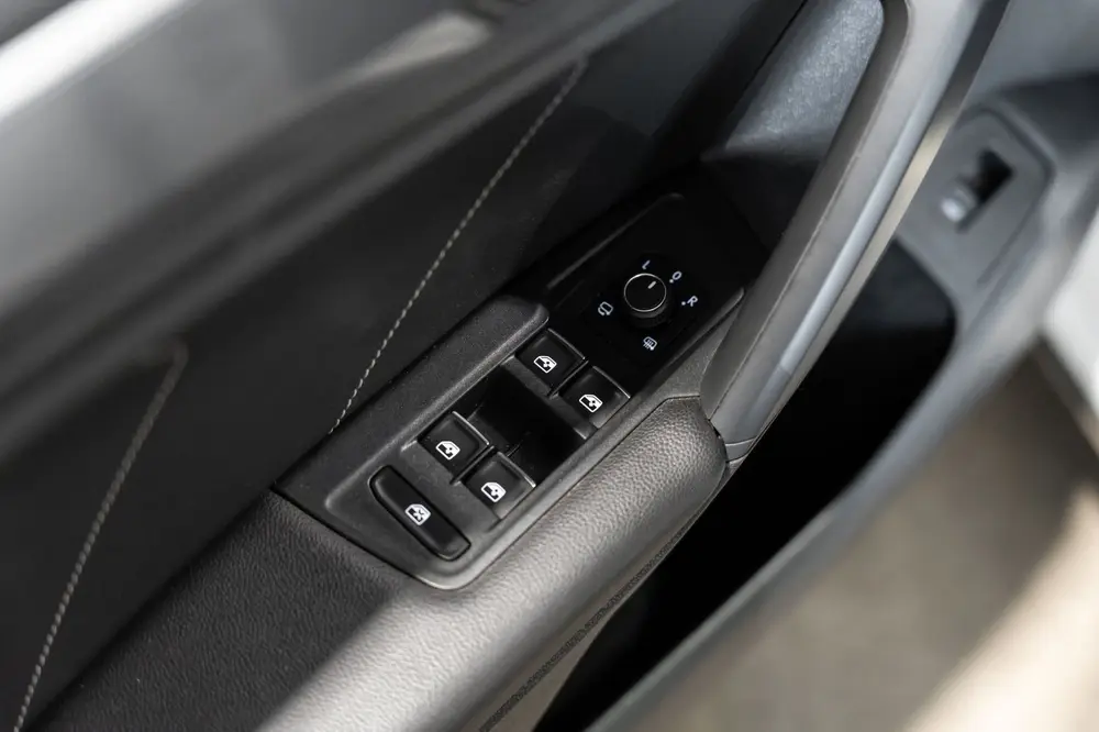 Volkswagen Tiguan 2.0 TSI 4Motion R-Line DSG PANO LED CAMERA uit 2019, foto 18