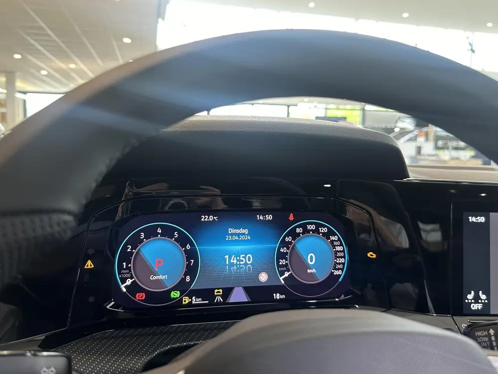Volkswagen Golf Variant 1.5 eTSI R-Line Business+ | Panorami uit 2023, foto 13