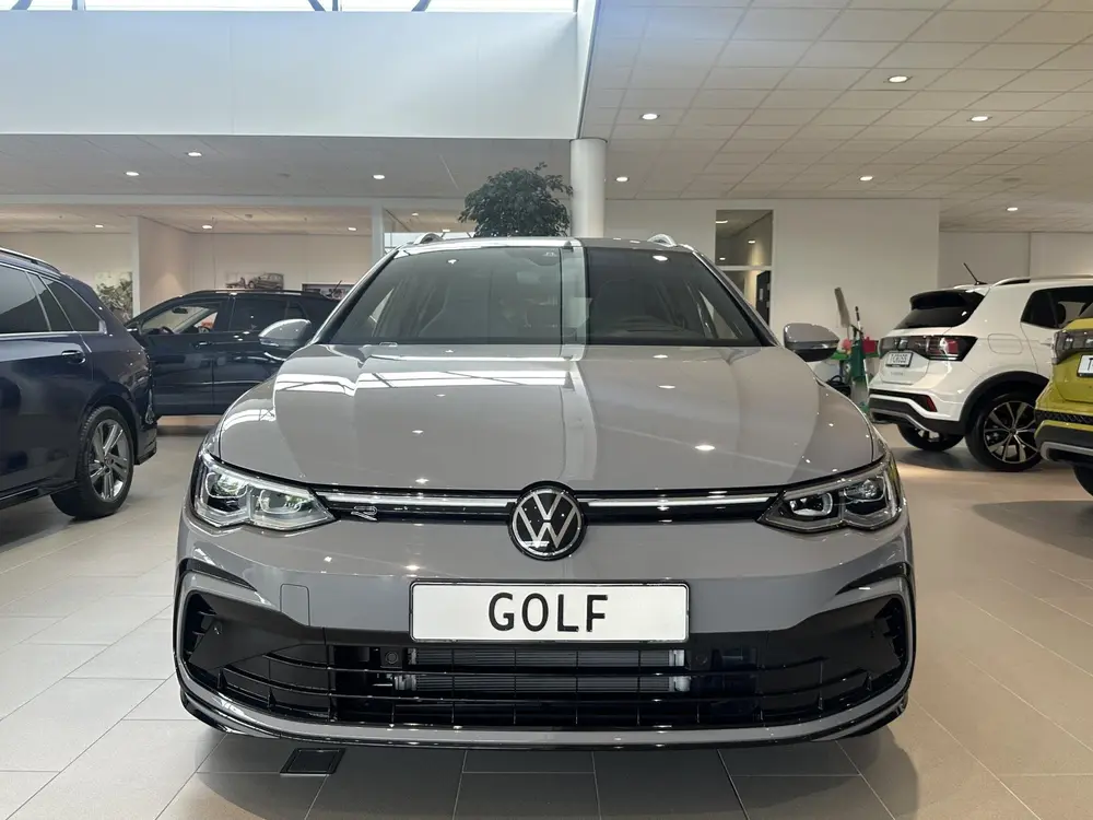 Volkswagen Golf Variant 1.5 eTSI R-Line Business+ | Panorami uit 2023, foto 2
