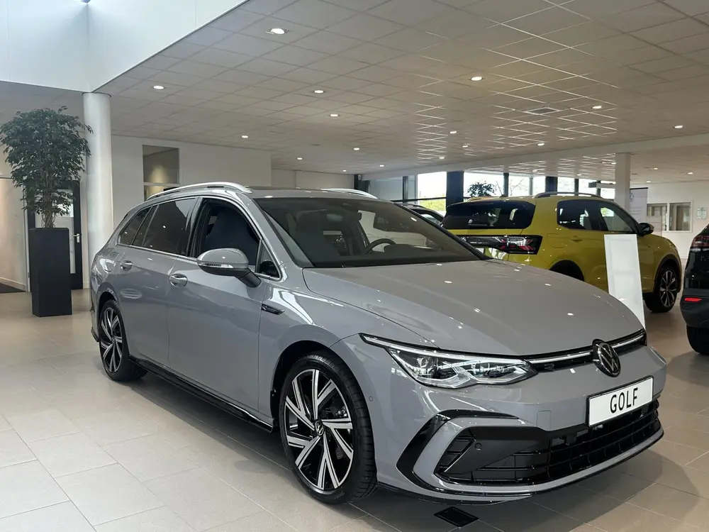 Volkswagen Golf Variant 1.5 eTSI R-Line Business+ | Panorami uit 2023, foto 3