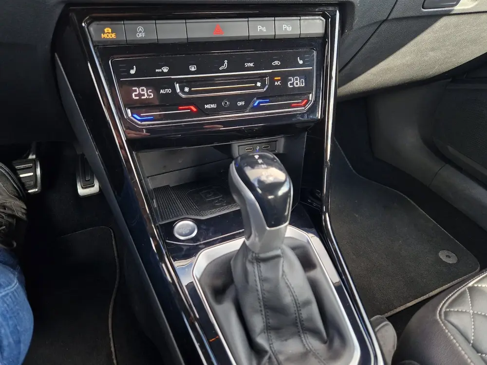 Volkswagen T-Roc Cabrio 1.5 TSI R-Line uit 2022, foto 15