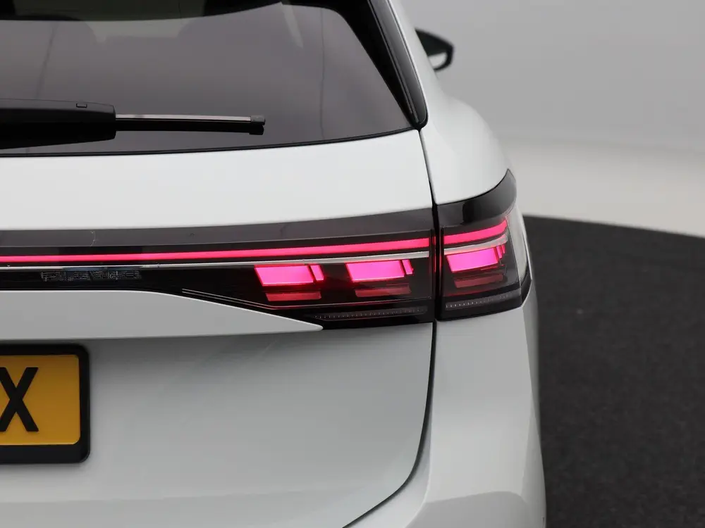 Volkswagen Passat Variant 1.5 eHybrid 272 Pk R-Line | Black uit 2026, foto 15