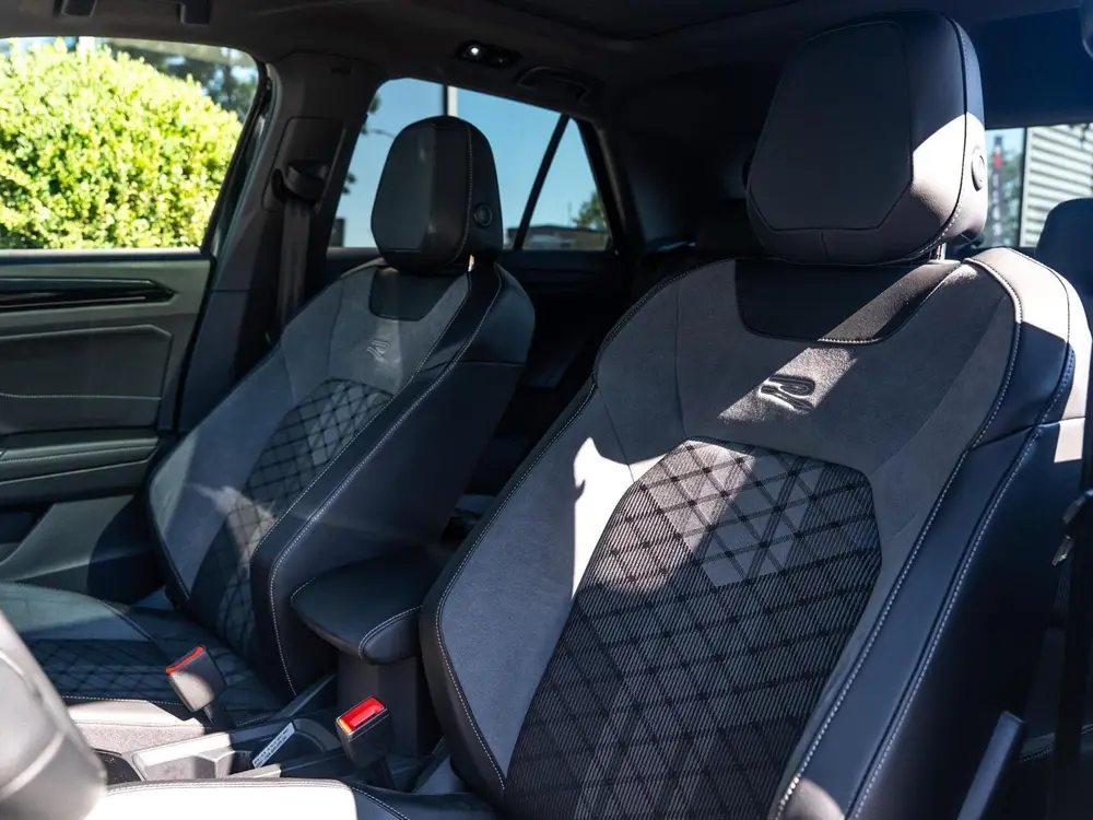 Volkswagen T-Roc 1.5 TSI R-Line|PANO|CAMERA|CC|19''|STOELVW uit 2025, foto 14