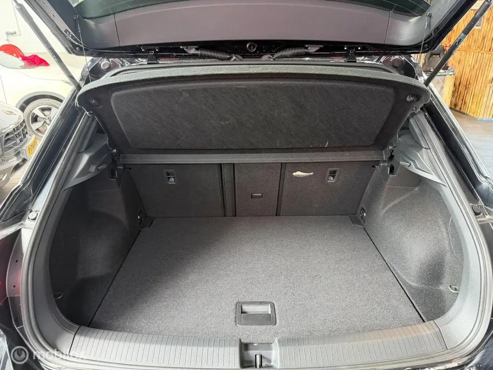 Volkswagen T-Roc 1.5 TSI MOVE Edition|Camera|Carplay|IQ Ligh uit 2024, foto 14