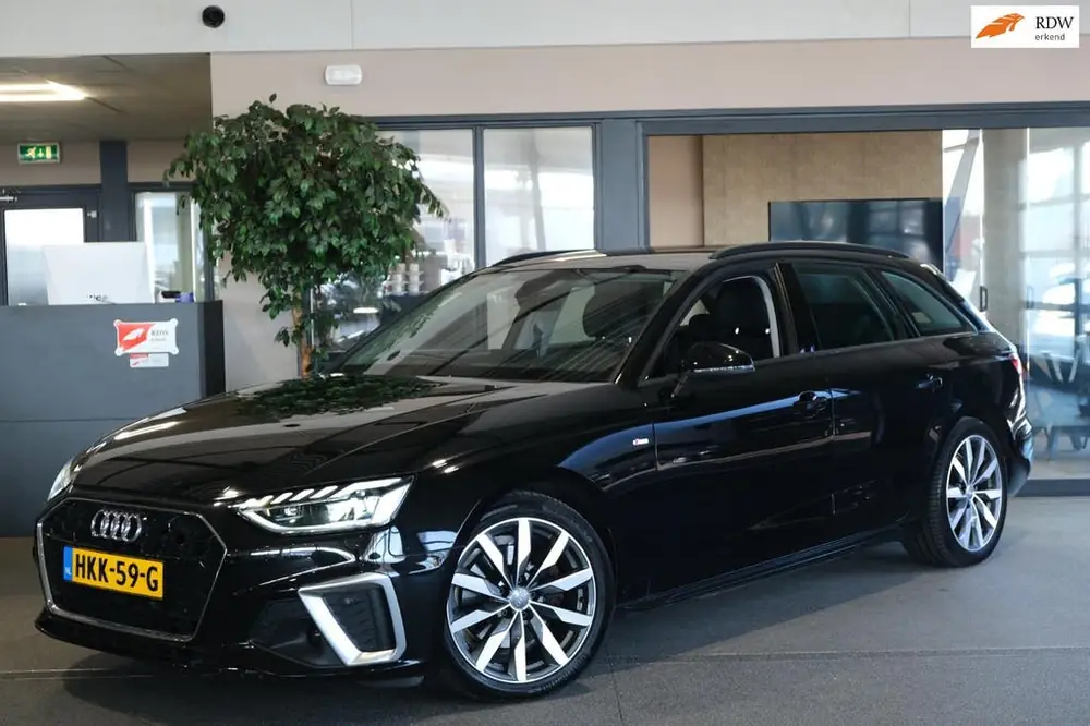 Audi A4 Avant 35 TFSI S-line S-tronic 150PK NW Model Navi Vi uit 2019