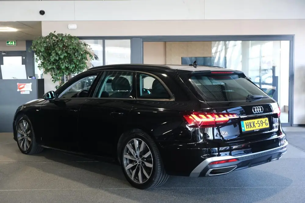 Audi A4 Avant 35 TFSI S-line S-tronic 150PK NW Model Navi Vi uit 2019, foto 2