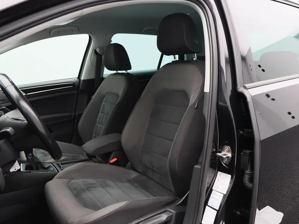 Volkswagen Golf 1.0 TSi Highline 115 Pk | Trekhaak | Adaptiv uit 2019, foto 5