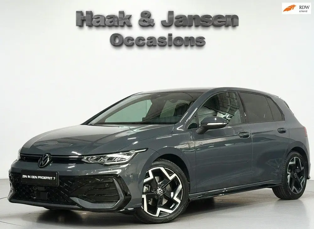 Volkswagen Golf 1.5 eTSI R-Line Edition - ACC - Lane - Camer uit 2025