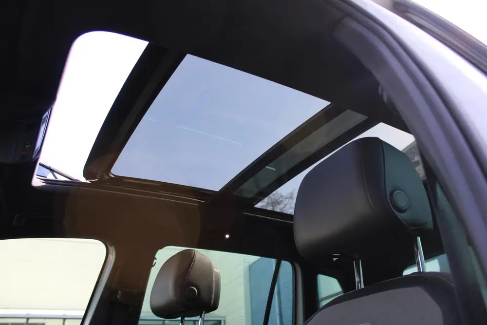 Volkswagen Tiguan 1.5 TSI R-Line | Panorama | Trekhaak | Mat uit 2022, foto 6