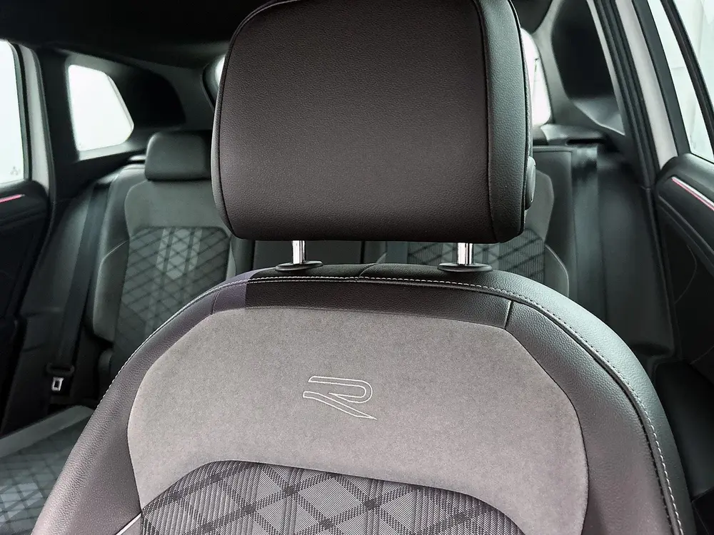 Volkswagen Tiguan 1.5 TSI R-Line | Automaat | Airco | R-line uit 2021, foto 17