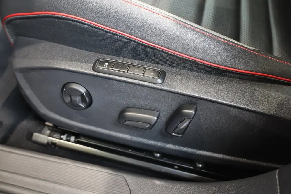 Volkswagen Golf 2.0 TSI GTI IQ Light Matrix Led Panora uit 2021, foto 18