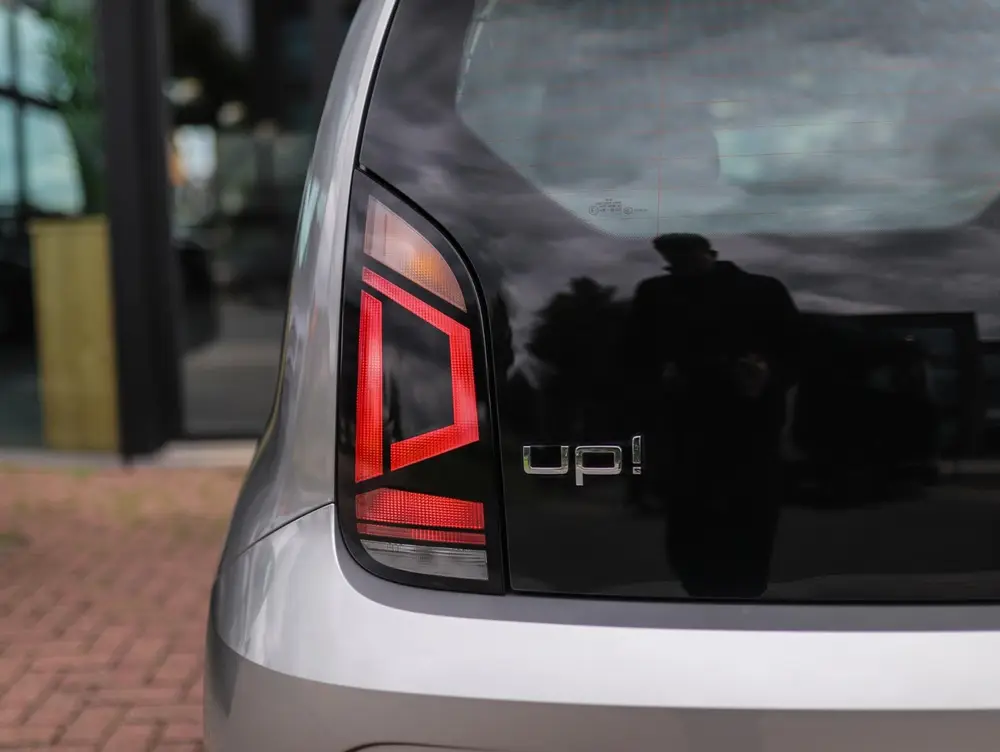 Volkswagen Up! 1.0 | BTW! | Bluetooth | Airco | Lane-Assist uit 2021, foto 16