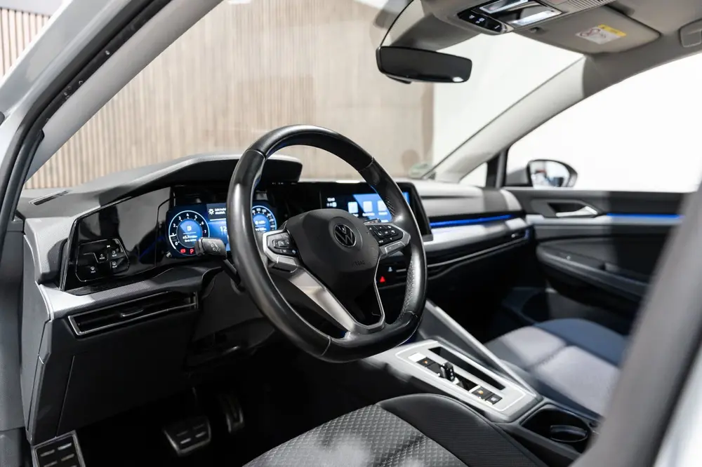 Volkswagen GOLF 1.0 eTSI Life DSG LED CAMERA PDC uit 2022, foto 15