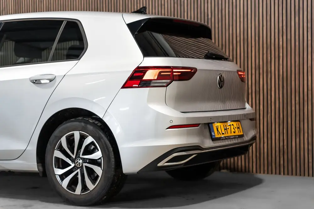 Volkswagen GOLF 1.0 eTSI Life DSG LED CAMERA PDC uit 2022, foto 7