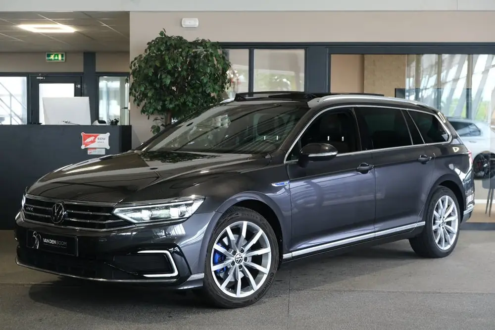 Volkswagen Passat Variant 1.4 TSI PHEV GTE 218PK Pano Volled uit 2021