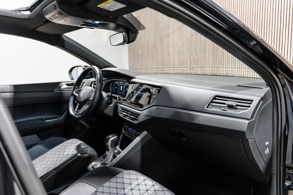 Volkswagen Taigo 1.5 TSI R-Line DSG PANO LED Keyless uit 2023, foto 14
