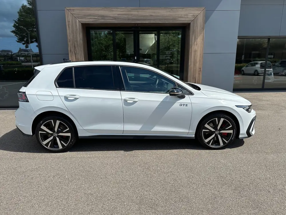 Volkswagen Golf 1.5 eHybrid GTE 272pk | Head up | Black Styl uit 2025, foto 2