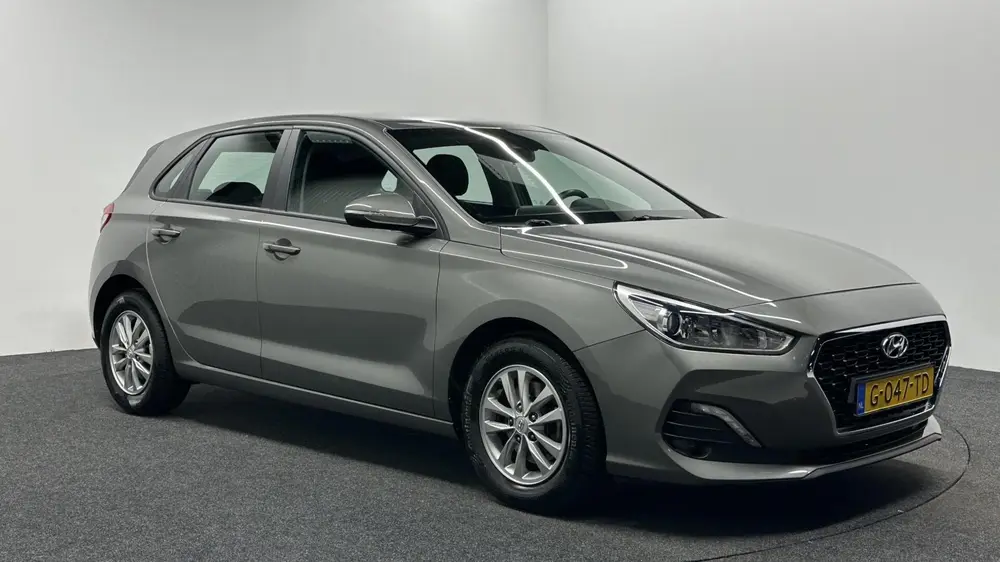 Hyundai I30 1.0 T-GDI Comfort CLIMATE CAMERA CARPLAY LM uit 2019, foto 3