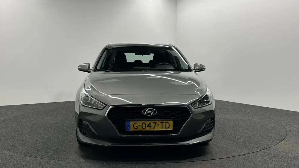 Hyundai I30 1.0 T-GDI Comfort CLIMATE CAMERA CARPLAY LM uit 2019, foto 6
