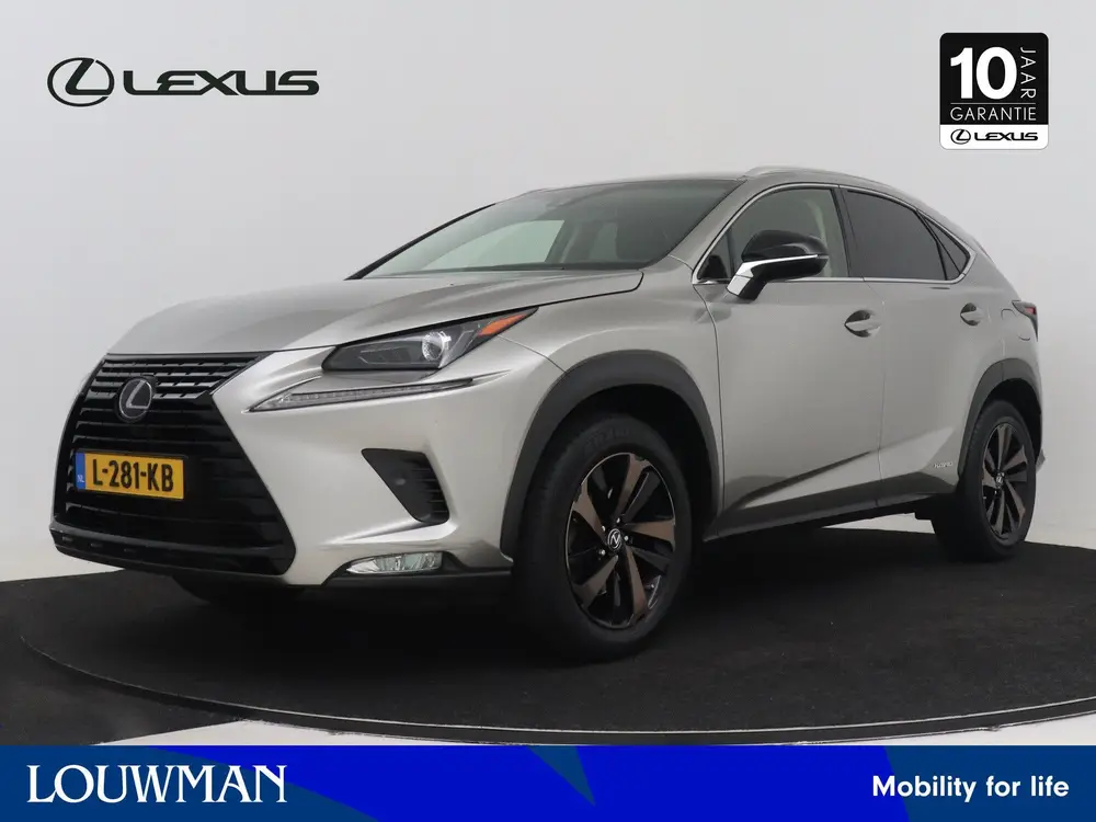 Lexus NX 300h AWD Luxury Line | Dealeronderhouden | Lederen uit 2019