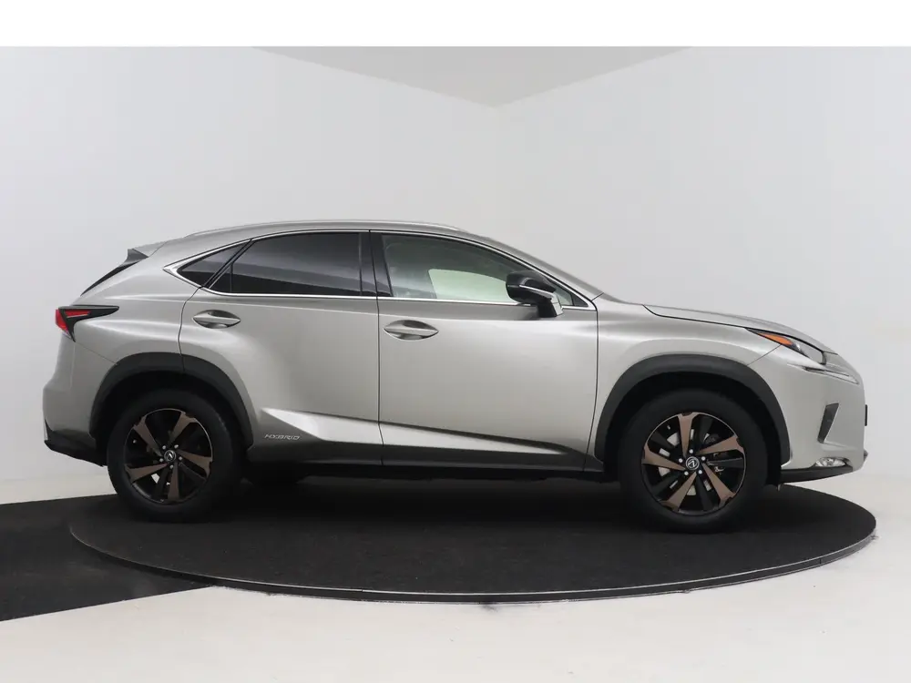 Lexus NX 300h AWD Luxury Line | Dealeronderhouden | Lederen uit 2019, foto 11