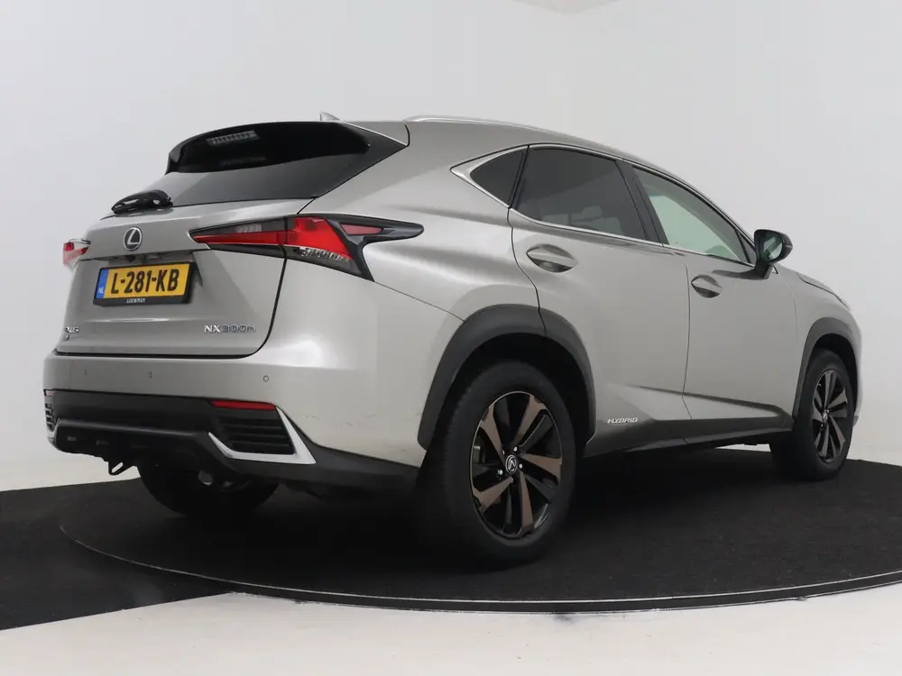 Lexus NX 300h AWD Luxury Line | Dealeronderhouden | Lederen uit 2019, foto 2