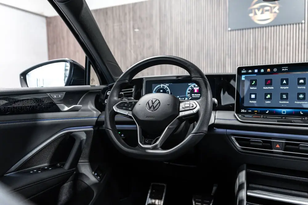 Volkswagen Tiguan 1.5 eTSI DSG R-Line Pano IQ Camera Black E uit 2024, foto 13