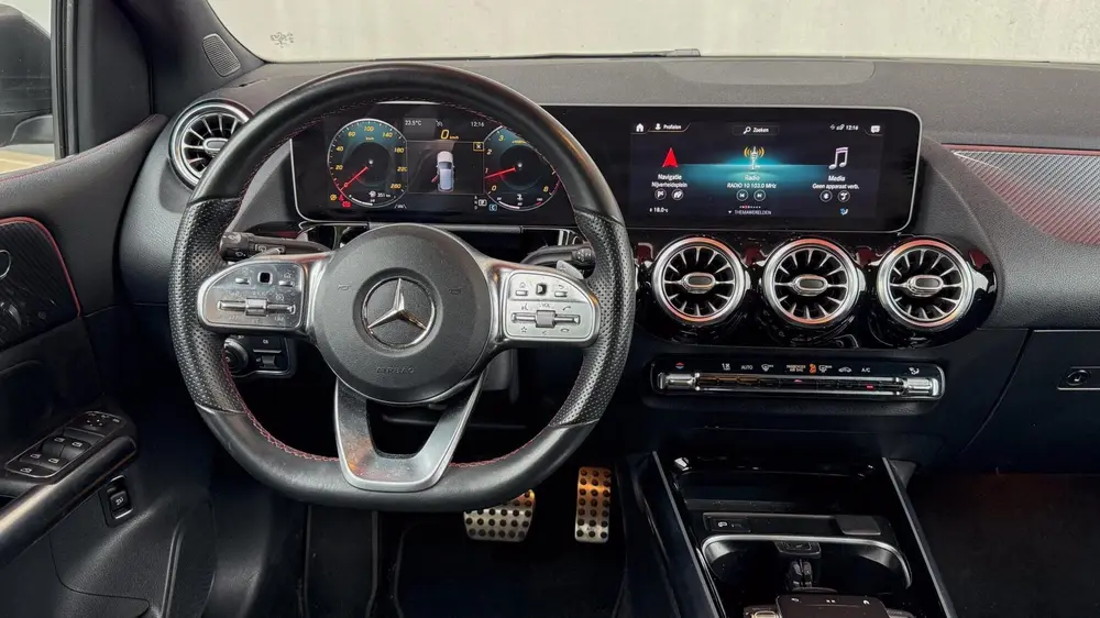 Mercedes-Benz B-Klasse 220 4MATIC Premium Plus AMG Styling uit 2019, foto 13