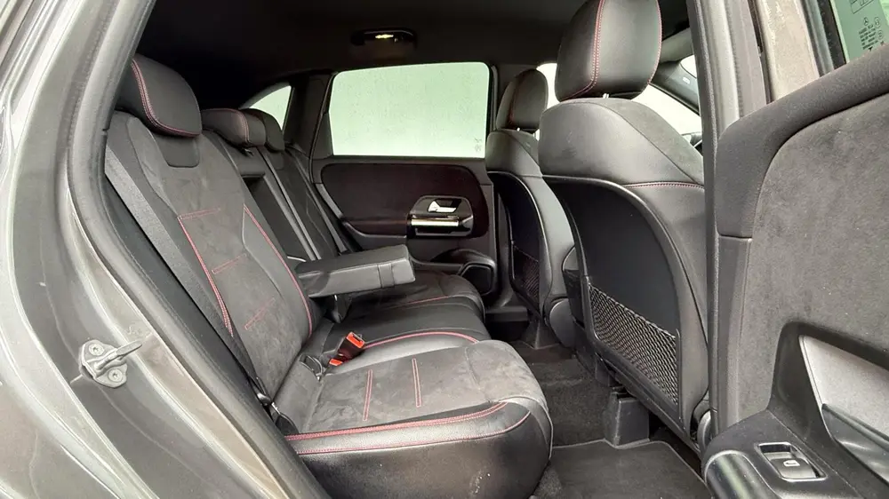 Mercedes-Benz B-Klasse 220 4MATIC Premium Plus AMG Styling uit 2019, foto 16