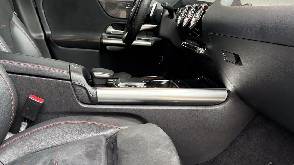 Mercedes-Benz B-Klasse 220 4MATIC Premium Plus AMG Styling uit 2019, foto 18