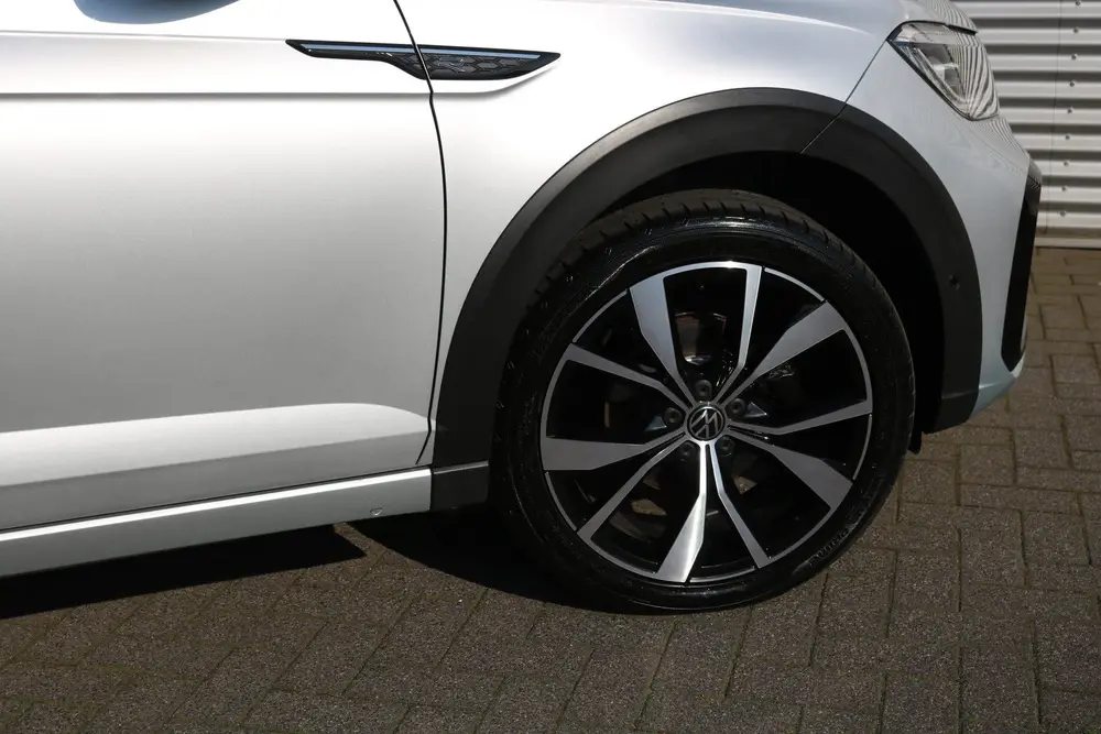 Volkswagen Taigo 1.5 TSI R-Line DSG (Panoramadak Carplay ACC uit 2022, foto 19