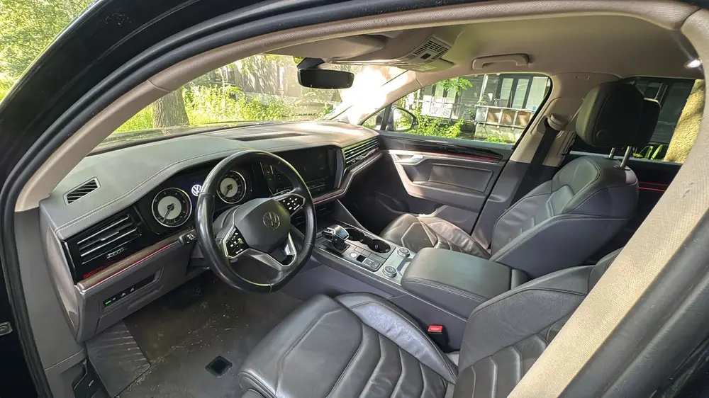 Volkswagen Touareg 3.0 V6 TDI Highline 4MOTION 170KW uit 2020, foto 10