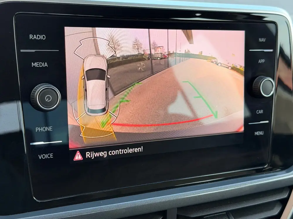 Volkswagen T-Roc 1.5 TSI 150pk DSG Style | Navigatie | Stand uit 2025, foto 17