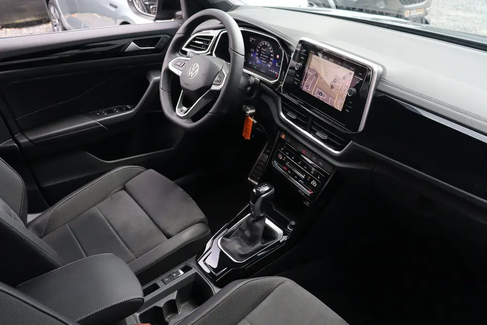 Volkswagen T-Roc 1.5 TSI R-Line | ACC | Camera | Trekhaak | uit 2025, foto 12